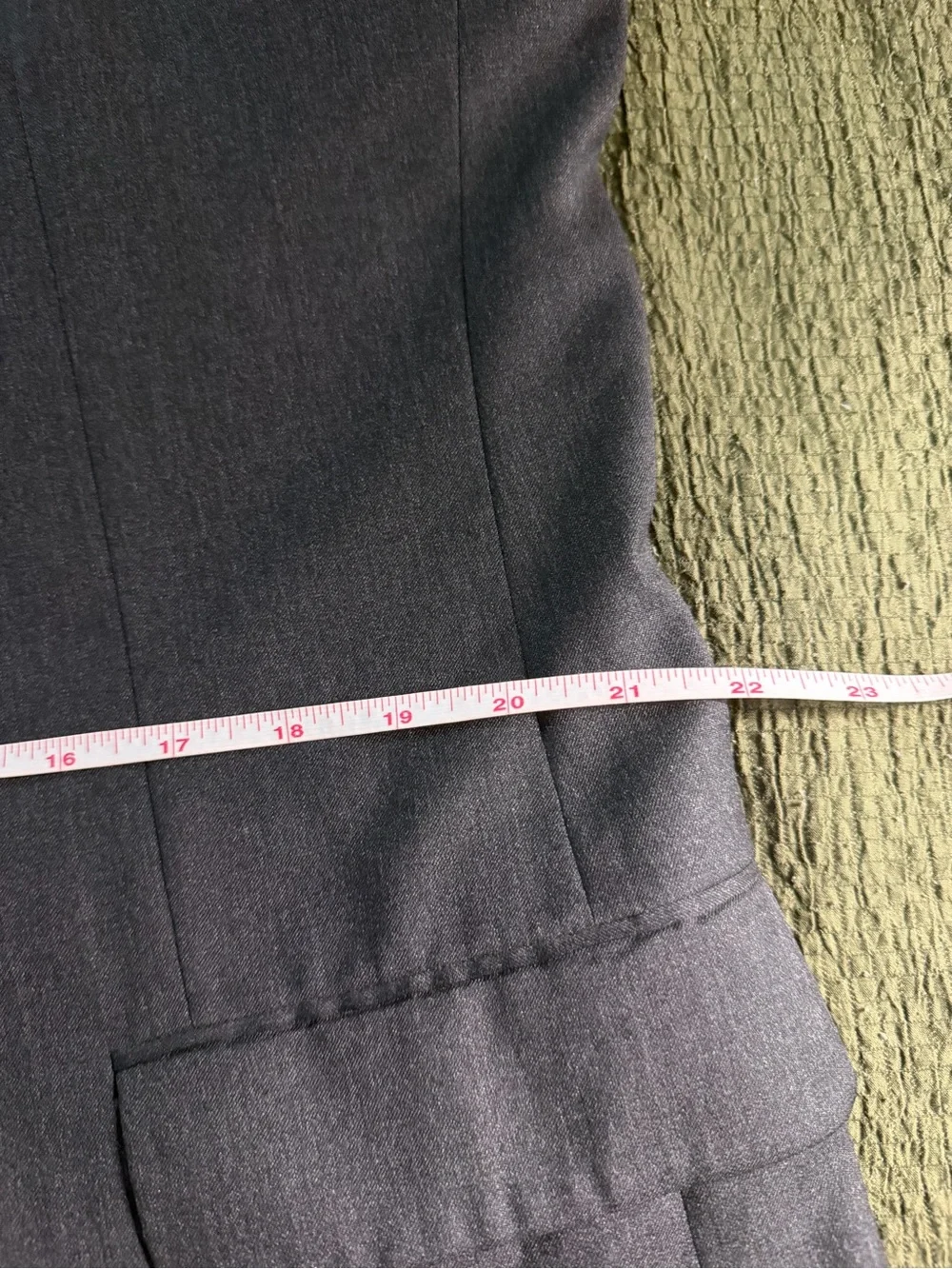 Hickey Freeman Charcoal Gray Two-Button Suit 42r 36x28 100% Wool USA made